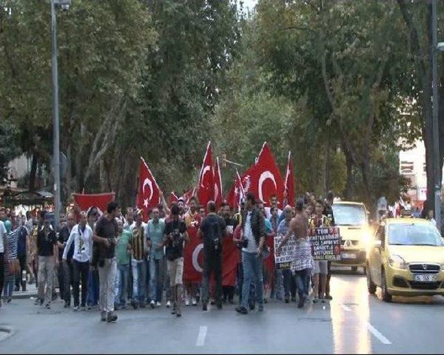 Kadık&ouml;y de Taraftarlardan  ter&ouml;re Hayır  Y&uuml;r&uuml;y&uuml;ş&uuml; 2