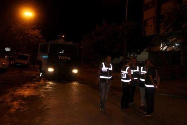 Salihli'de Hdp Binası Taşlandı