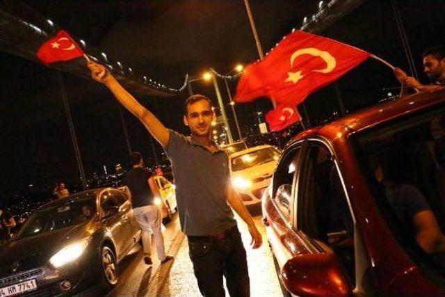 Taksicilerden Boğaz Köprüsü'nde Terör Protestosu