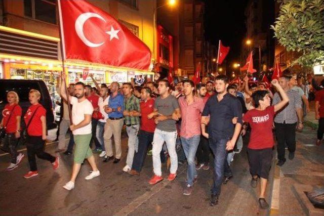 Balıkesir'de Binlerce Kişi Terörü Lanetledi