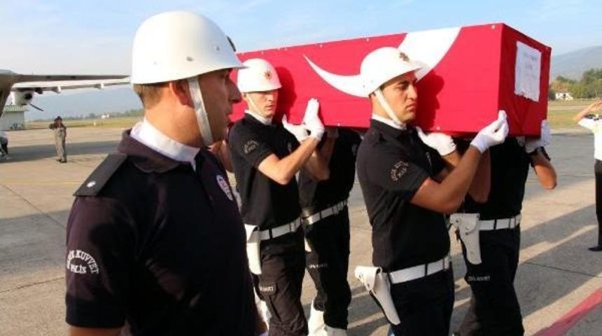 Şehit Polisin Cenazesi Zonguldak'a Getirildi