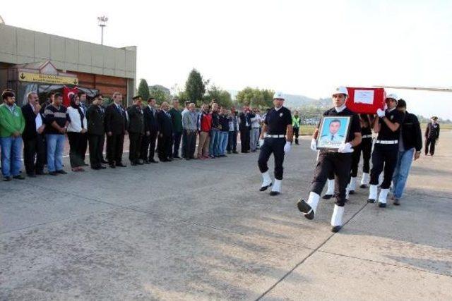 Şehit Polisin Cenazesi Zonguldak'a Getirildi