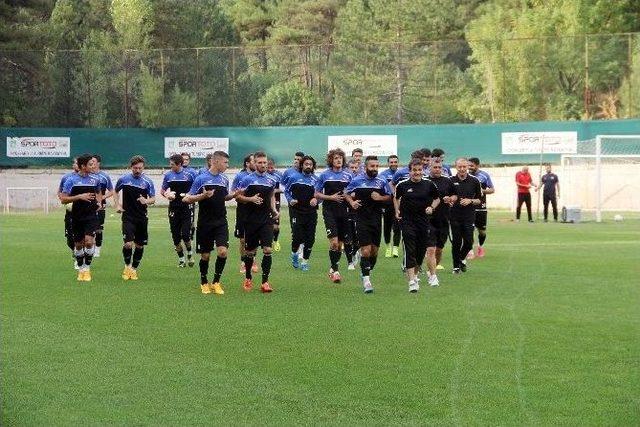 Kardemir Karab&uuml;kspor 3 Puan İ&ccedil;in &Ccedil;alışmalarını S&uuml;rd&uuml;r&uuml;yor 1