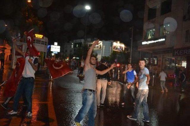 Gebze'de Olaylı Terör Protestosu: 1 Polis Müdürü Ile 3 Gazeteci Yaralandı