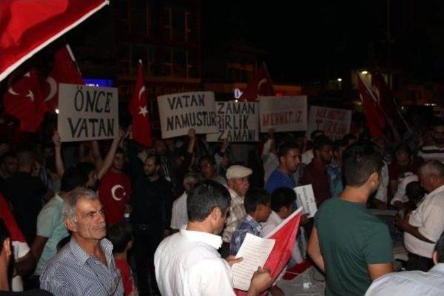 Terörü Protesto Edip, Gönüllü Askerlik Başvurusu Yaptılar