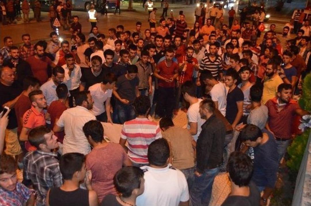 Burdur&rsquo;da Hdp Binasına Saldırı