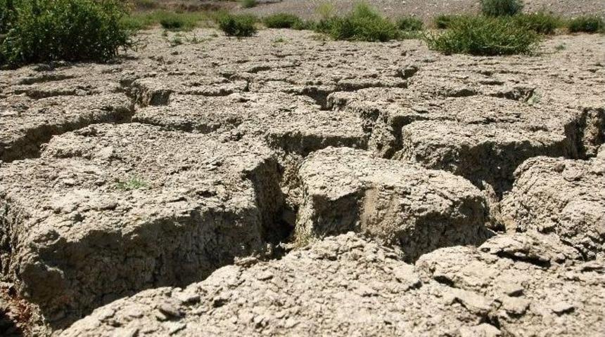 Bir &Ccedil;ift Ayakkabı &Uuml;retimi İ&ccedil;in Sekiz Bin Litre Su Harcanıyor
