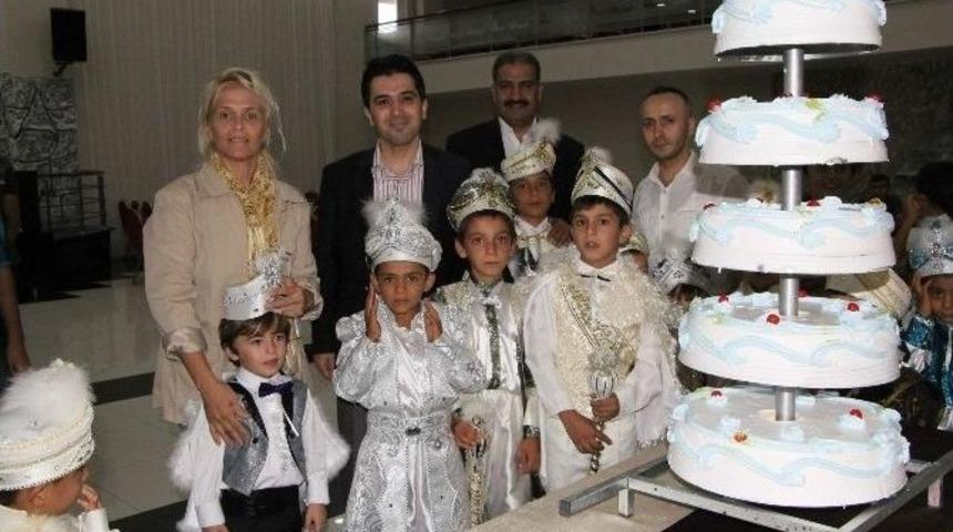 Yoksul Çocuklar İçin Sünnet Şöleni