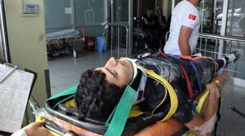 Yıkmaya &Ccedil;alıştığı Duvarın Altında Kaldı