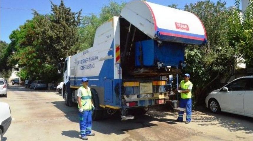 Bodrum&rsquo;da Konteynerler Temizleniyor