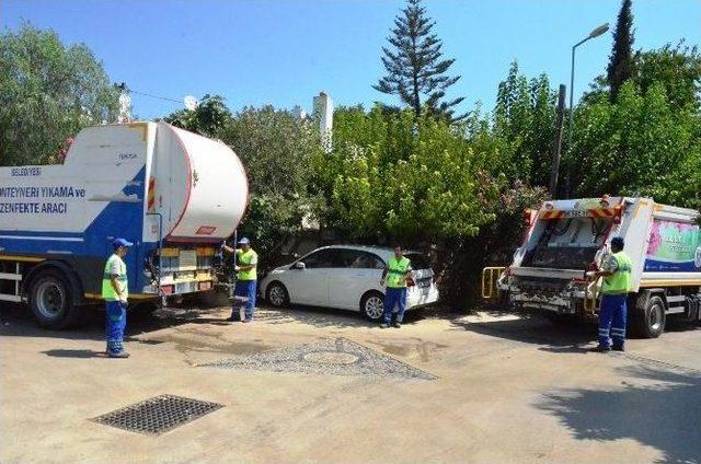 Bodrum’da Konteynerler Temizleniyor