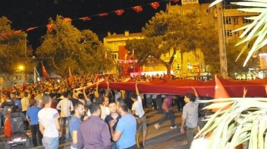 Burhaniye&rsquo;de Hdp Binası Taşlandı