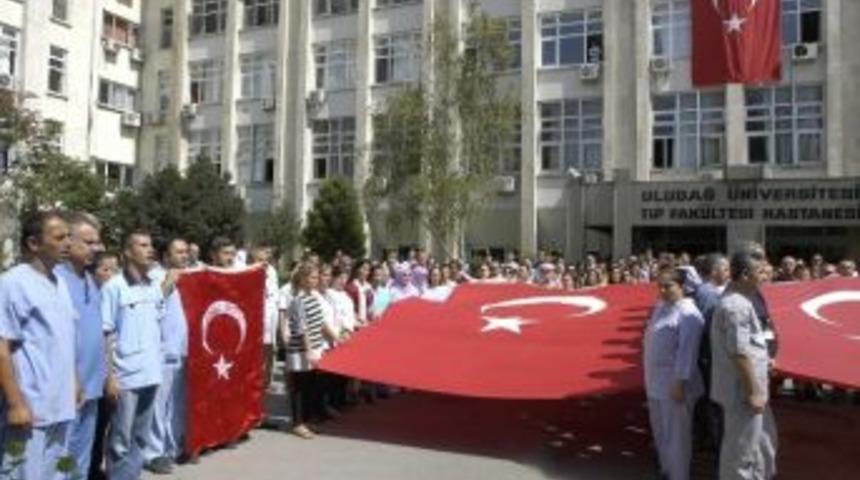 Uludağ &Uuml;niversitesi &Ccedil;alışanlarından Şehitlere Fatiha