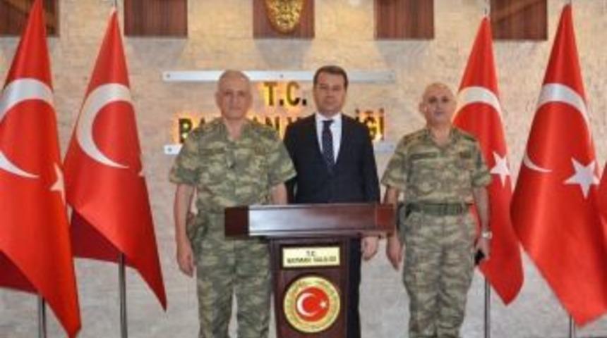 7. Kolordu Komutanı Batman Valisini Ziyaret Etti