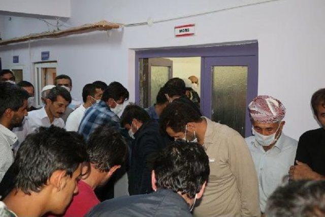 Şemdinli ye 7 Pkk lının Cenazesi Dağdan Getirildi 1
