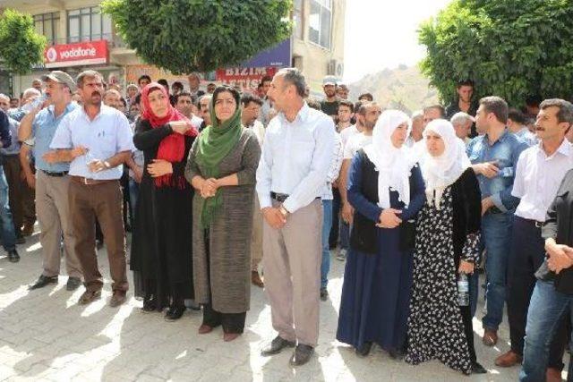 Şemdinli ye 7 Pkk lının Cenazesi Dağdan Getirildi 2