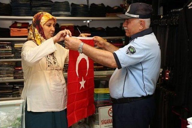 Bayraklarla Birlikte Birlik Mesajı Dağıtıldı 1