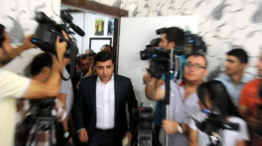 Demirtaş: Halkımız Saldırganları Anasından Doğduğuna Pişman Etme Hakkına Sahiptir