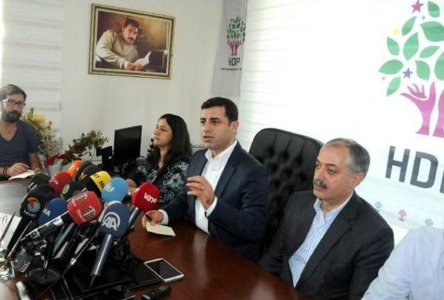 Demirtaş: Halkımız Saldırganları Anasından Doğduğuna Pişman Etme Hakkına Sahiptir