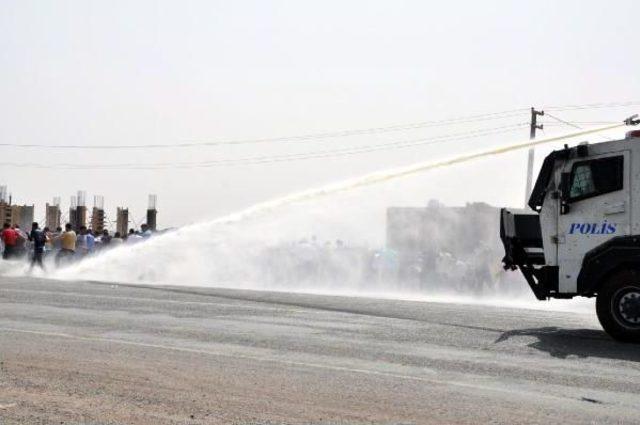 Şırnak Ve Silopi'den Cizre'ye Yürümek Isteyenlere Polis Müdahale Etti