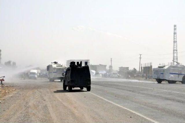 Şırnak Ve Silopi'den Cizre'ye Yürümek Isteyenlere Polis Müdahale Etti