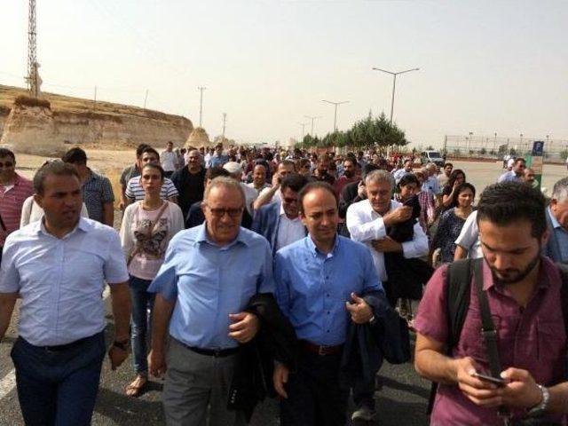 Cizre'ye Giden Demirtaş Ile Bakanların Önü Midyat'ta Kesildi (2)