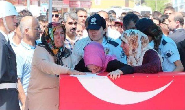 Şehit Başkomiser Parlak, Kahramanmaraş'ta Son Yolculuğuna Uğurlandı