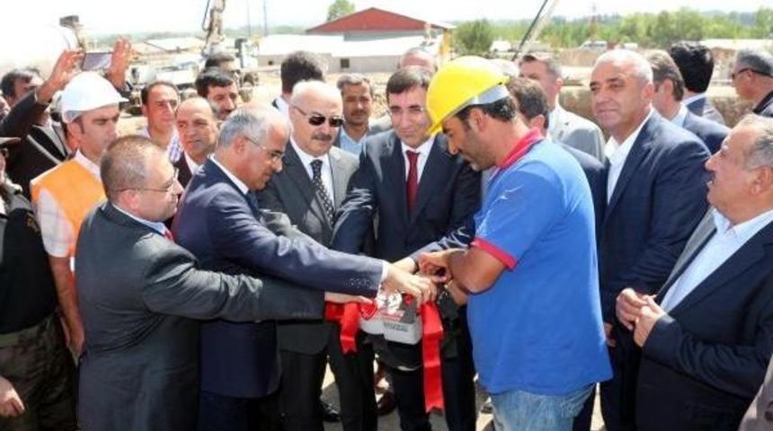 Başbakan Yardımcısı Yılmaz: &Uuml;lkede Insanları &Ouml;ld&uuml;rmenin Hi&ccedil;bir Gerek&ccedil;esi Olamaz