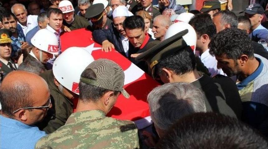 Şehit Yarbay Son Kez Evinden Uğurlandı