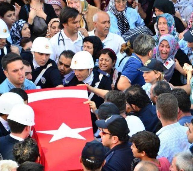 Şehit Polis Hasan Eser'in Cenazesi Memleketi Denizli'de