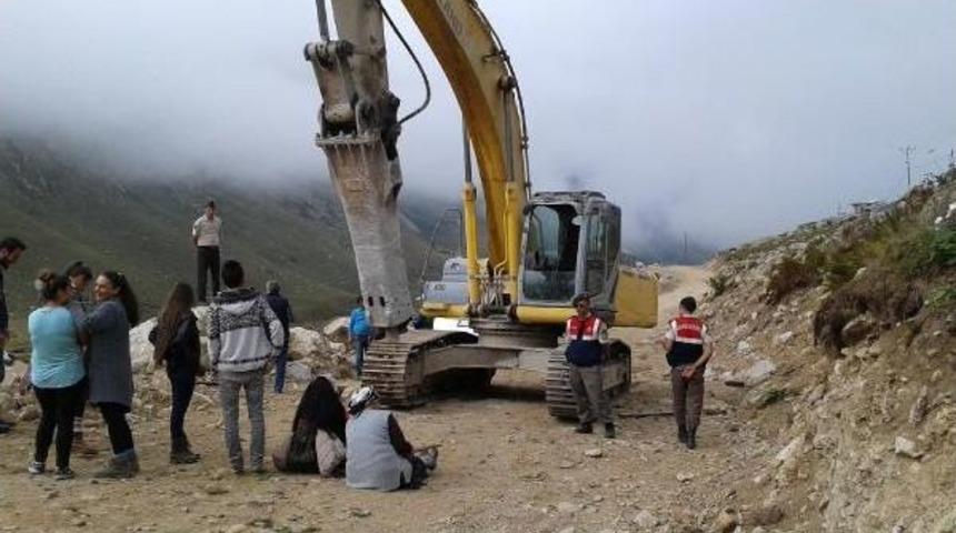 &Ccedil;amlıhemşin'de K&ouml;yl&uuml;ler Yeşil Yol'a Yine Izin Vermedi