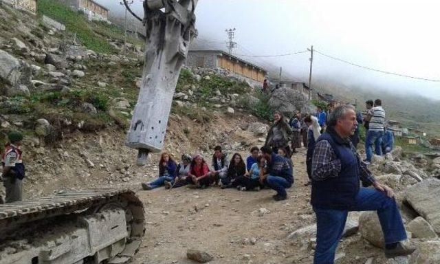 Çamlıhemşin'de Köylüler Yeşil Yol'a Yine Izin Vermedi