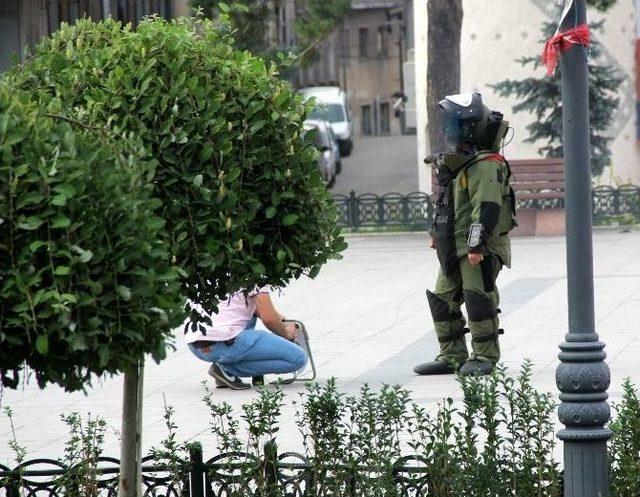 Erzurum’da Şüpheli Çanta Fünyeyle İmha Edildi