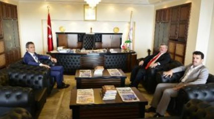 Zonguldak Milletvekili Faruk &Ccedil;aturoğlu, Rekt&ouml;r &Ouml;zer&rsquo;i Ziyaret Etti