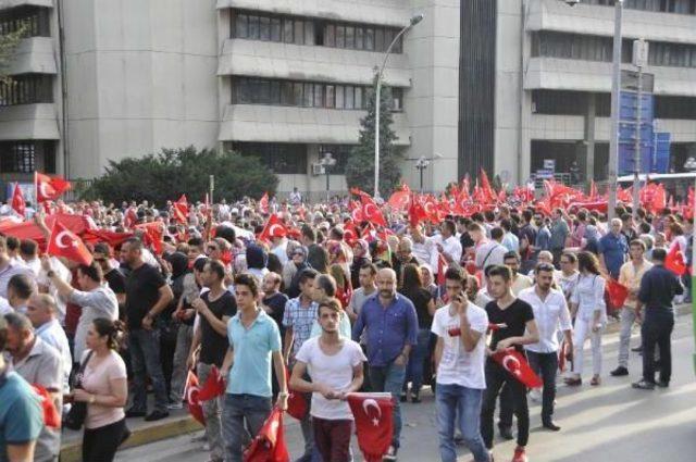 Kocaeli'ndeki Gergin Yürüyüşe 5 Gözaltı