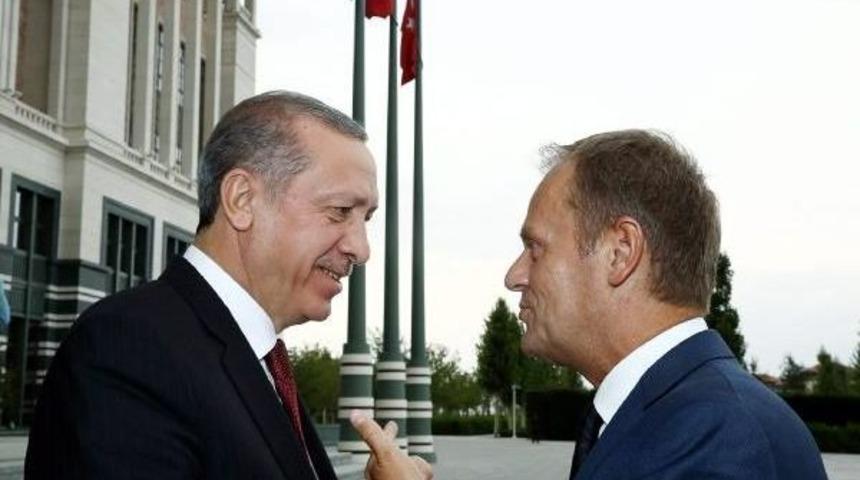 Ab Konseyi Başkanı Tusk Cumhurbaşkanlığı K&uuml;lliyesi'nde