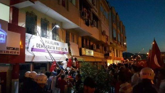 Marmaris'te Terör Protestosu Sonrası Olaylar Çıktı: 17 Gözaltı