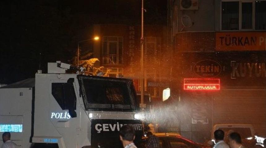 Bursa&rsquo;da Gerginlik Bu Gece De S&uuml;rd&uuml;