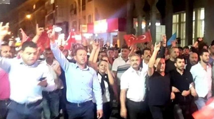 Mudanya&rsquo;da Ter&ouml;re Tepki Y&uuml;r&uuml;y&uuml;ş&uuml;nde Başkan T&uuml;rkyılmaz İstifa &Ccedil;ağrısı