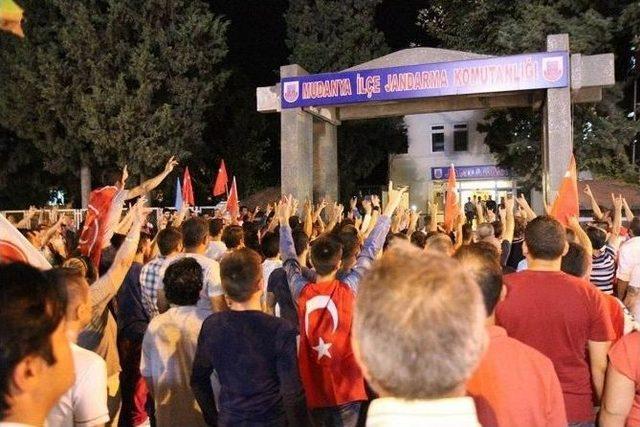 Mudanya&rsquo;da Ter&ouml;re Tepki Y&uuml;r&uuml;y&uuml;ş&uuml;nde Başkan T&uuml;rkyılmaz İstifa &Ccedil;ağrısı 1
