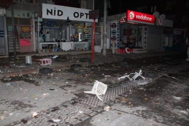 Terör Protestosunda Hdp Binası Taşlandı