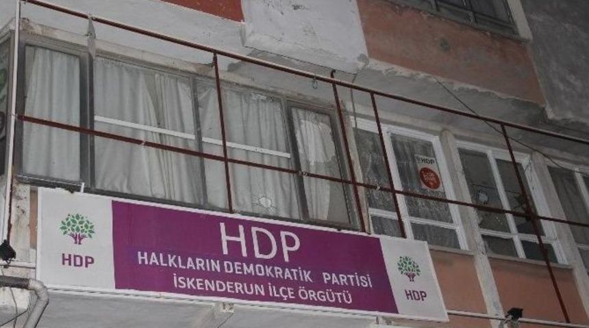 İskenderun&rsquo;da Hdp Binasının G&uuml;zergahı Trafiğe Kapatıldı