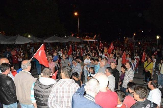 Sinop’ta Ülkü Ocaklarından Teröre Tepki Yürüyüşü