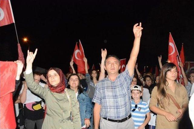 Sinop’ta Ülkü Ocaklarından Teröre Tepki Yürüyüşü