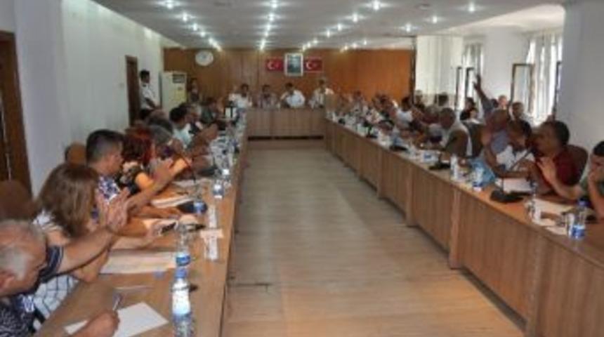 Silifke&rsquo;de 300 &Ouml;ğrenci Ailesine Aylık 100 Lira Yardım