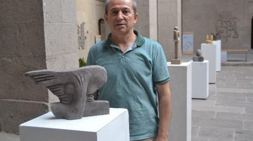 Kayseri&rsquo;de Yrd. Do&ccedil;. Dr. Osman Yılmaz Kişisel Heykel Sergisini A&ccedil;tı