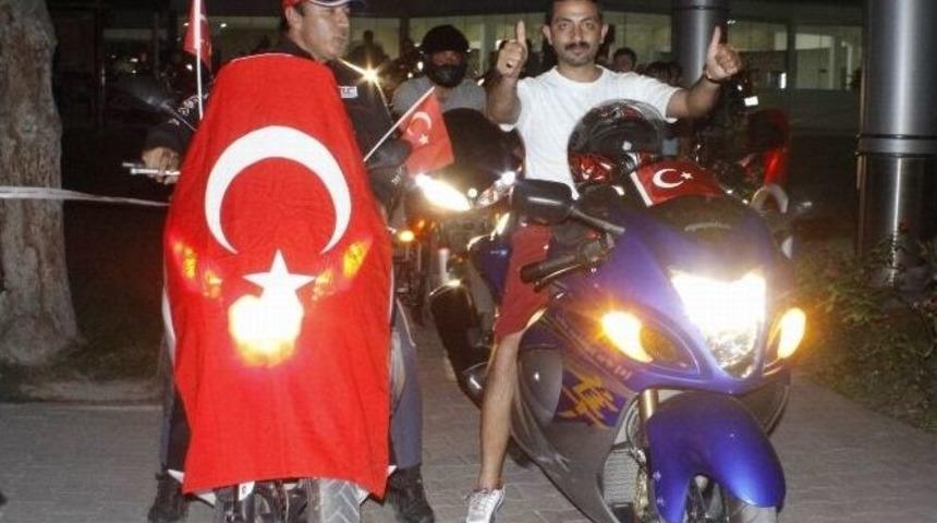 Motorcular Şehitler İ&ccedil;in Toplandı