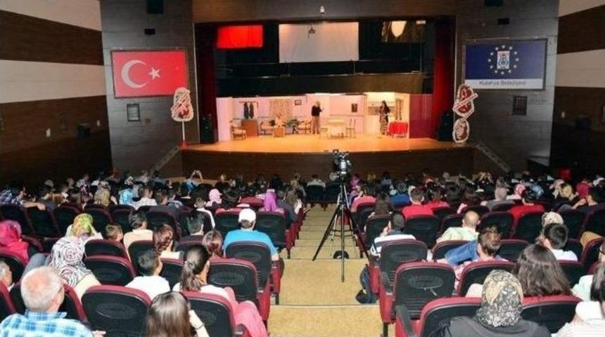 K&uuml;tahya &rsquo;tiyatroyu Sevmiyor&rsquo; Gibi
