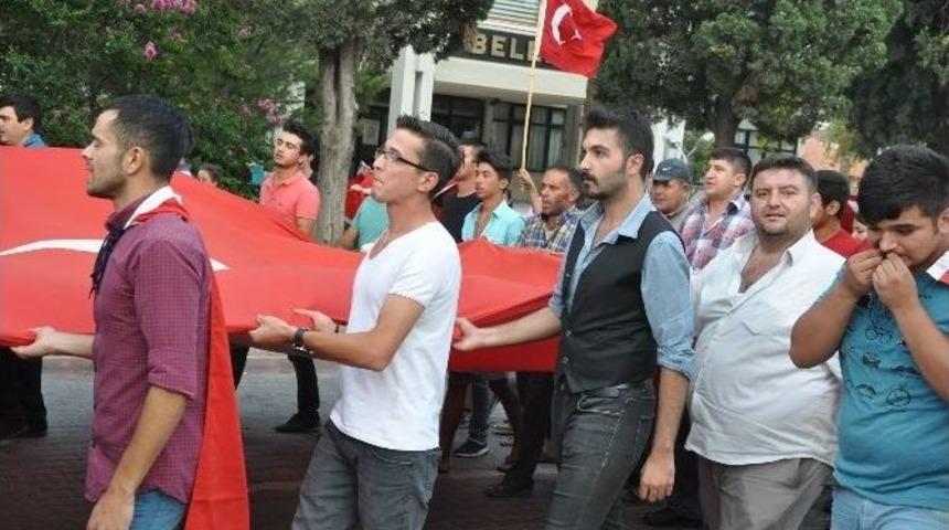 Kırkağa&ccedil;lılar Ter&ouml;re Lanet Yağdırdı