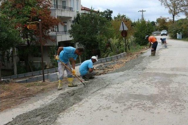 Ak&ccedil;akoca&rsquo;da Santral Caddesi Ve Uysal Sokakta Yol &Ccedil;alışmalarına Başlandı 1